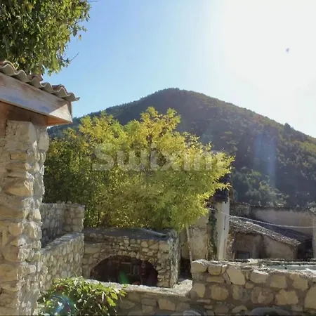 L'etable Homestay La Coucourde